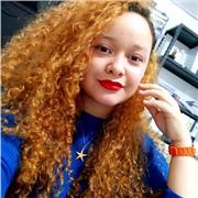 Profesora de Ciencias Sociales, Politicas y Democraticas imparte clases a niños y jovenes de todas las edades